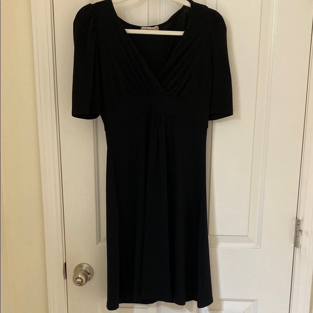 Forever 21 Black V-Neck Puff Sleeve Cocktail Dress